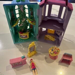 2002 Fisher-Price Sweet Streets Beanstalk Cafe Playset